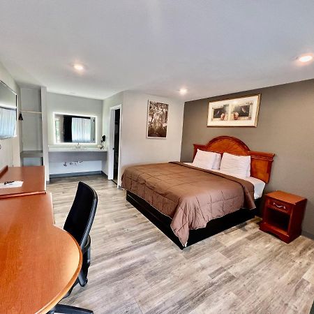 Ozark Inn & Suites Esterno foto