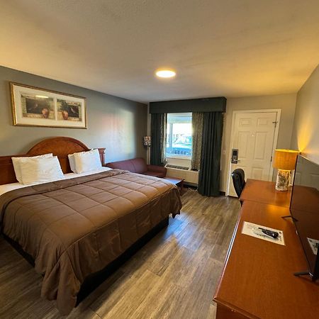 Ozark Inn & Suites Esterno foto