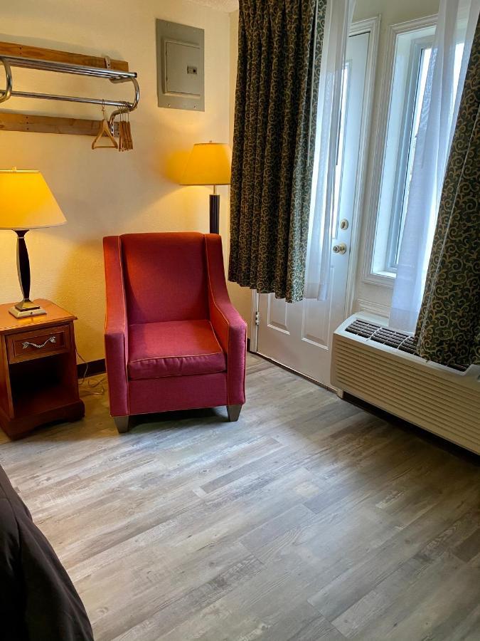 Ozark Inn & Suites Esterno foto
