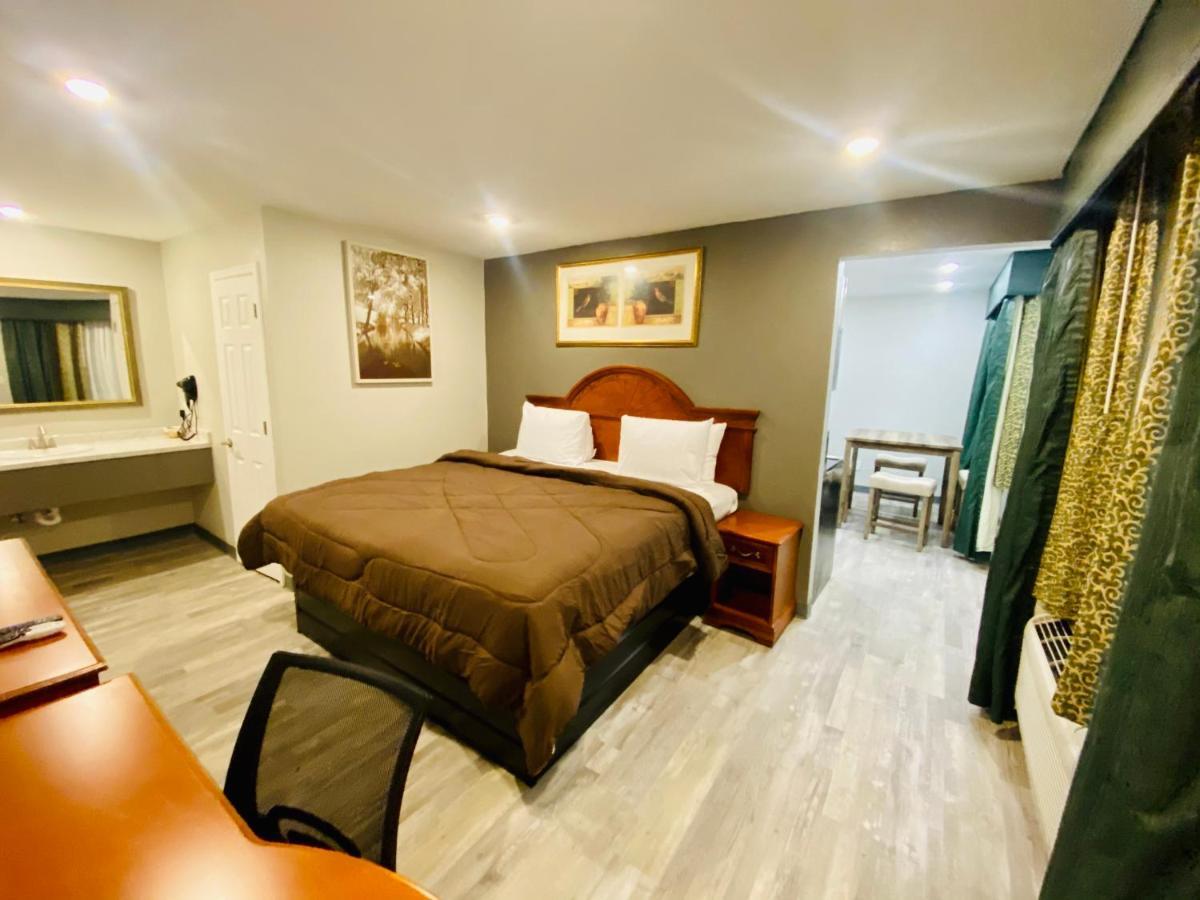 Ozark Inn & Suites Esterno foto