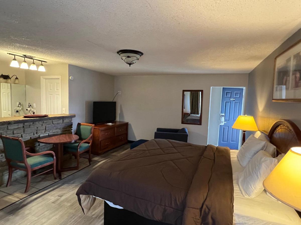 Ozark Inn & Suites Esterno foto