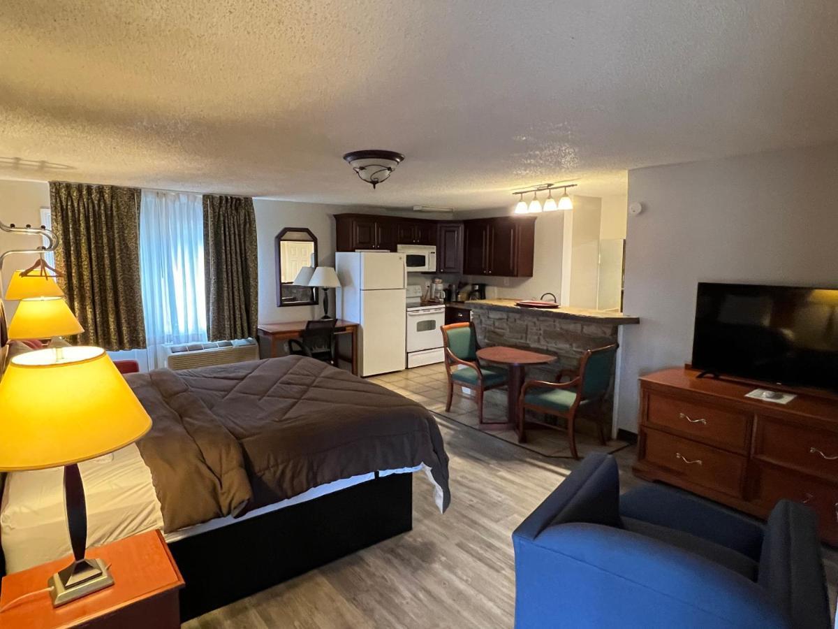Ozark Inn & Suites Esterno foto