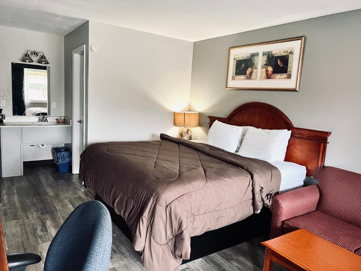 Ozark Inn & Suites Esterno foto