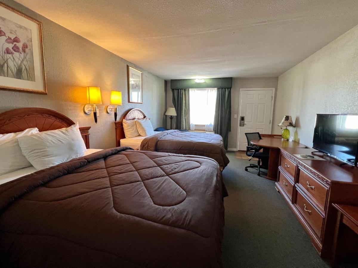 Ozark Inn & Suites Esterno foto