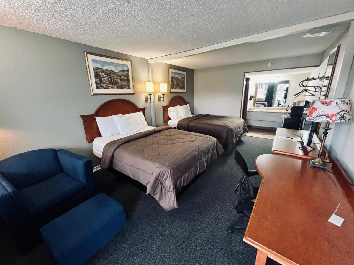 Ozark Inn & Suites Esterno foto