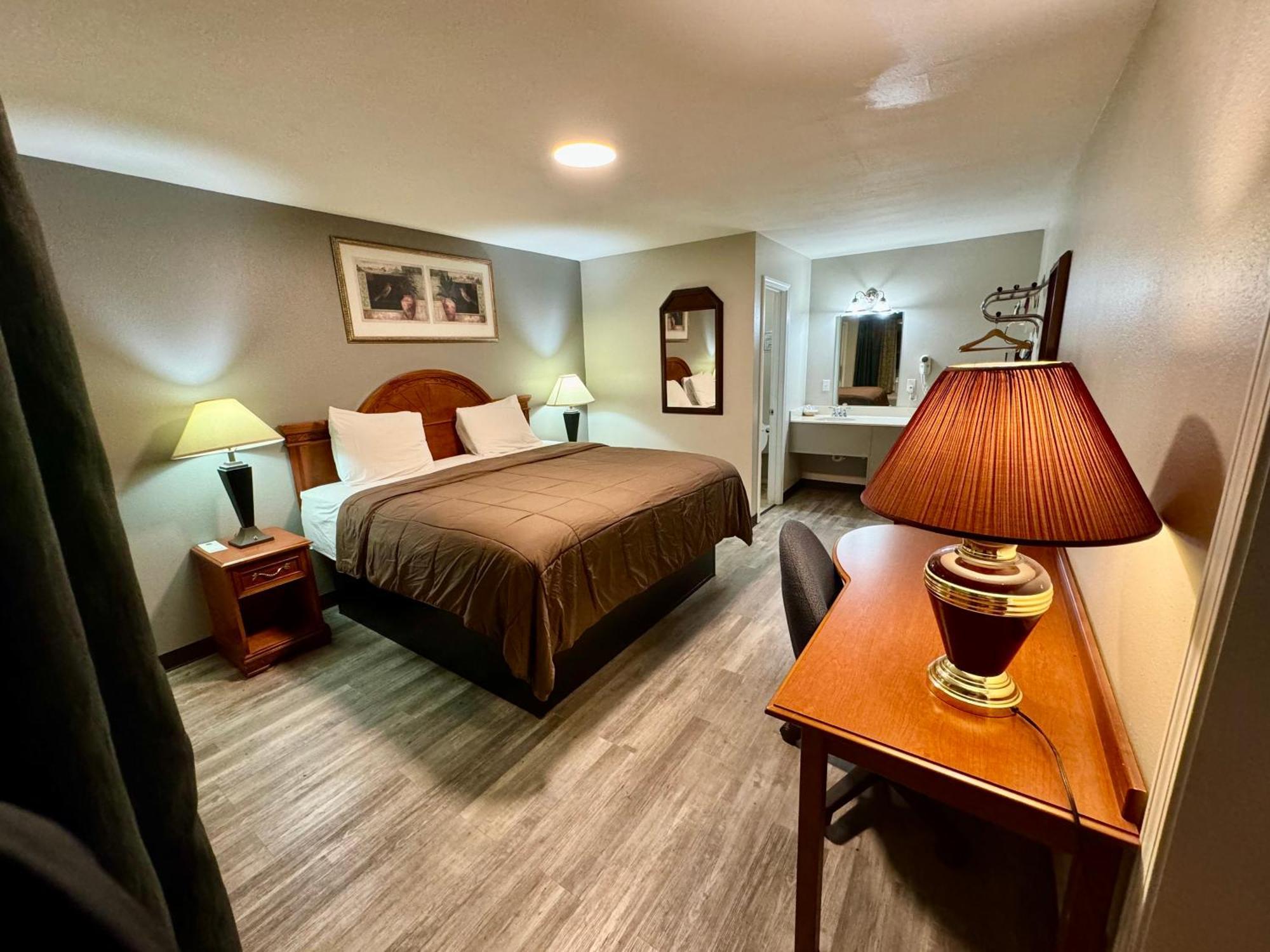 Ozark Inn & Suites Esterno foto