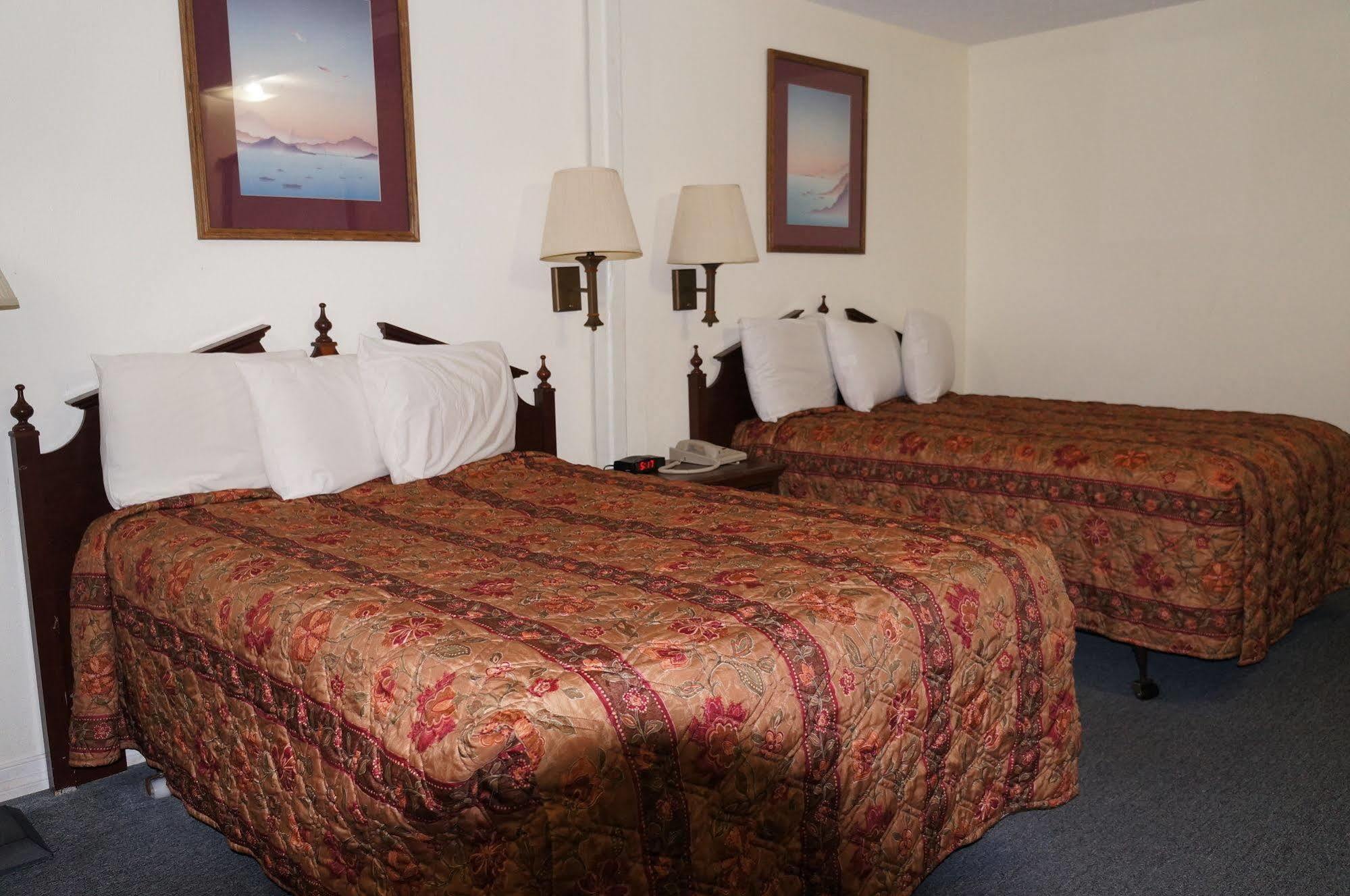 Ozark Inn & Suites Esterno foto