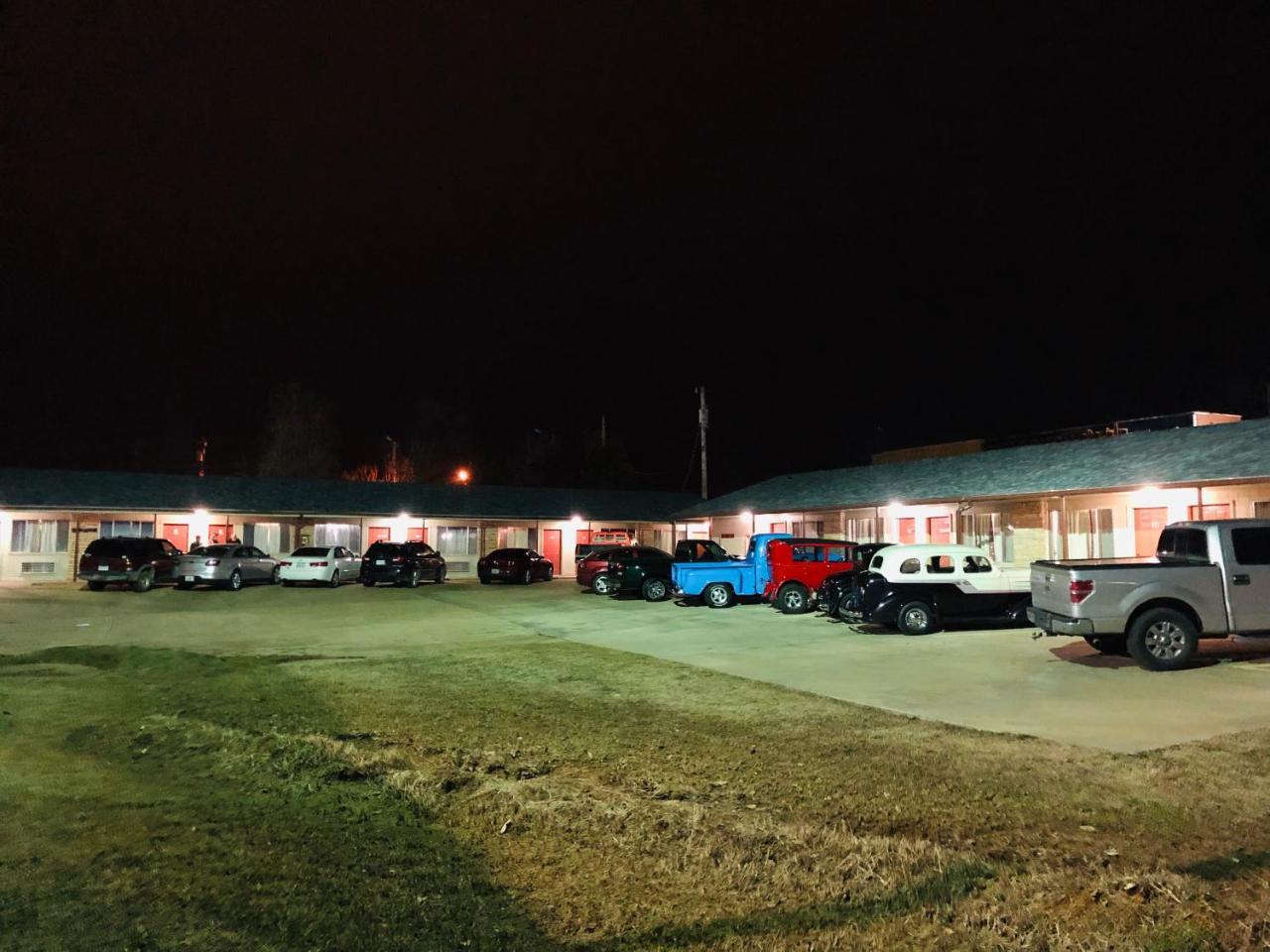 Ozark Inn & Suites Esterno foto