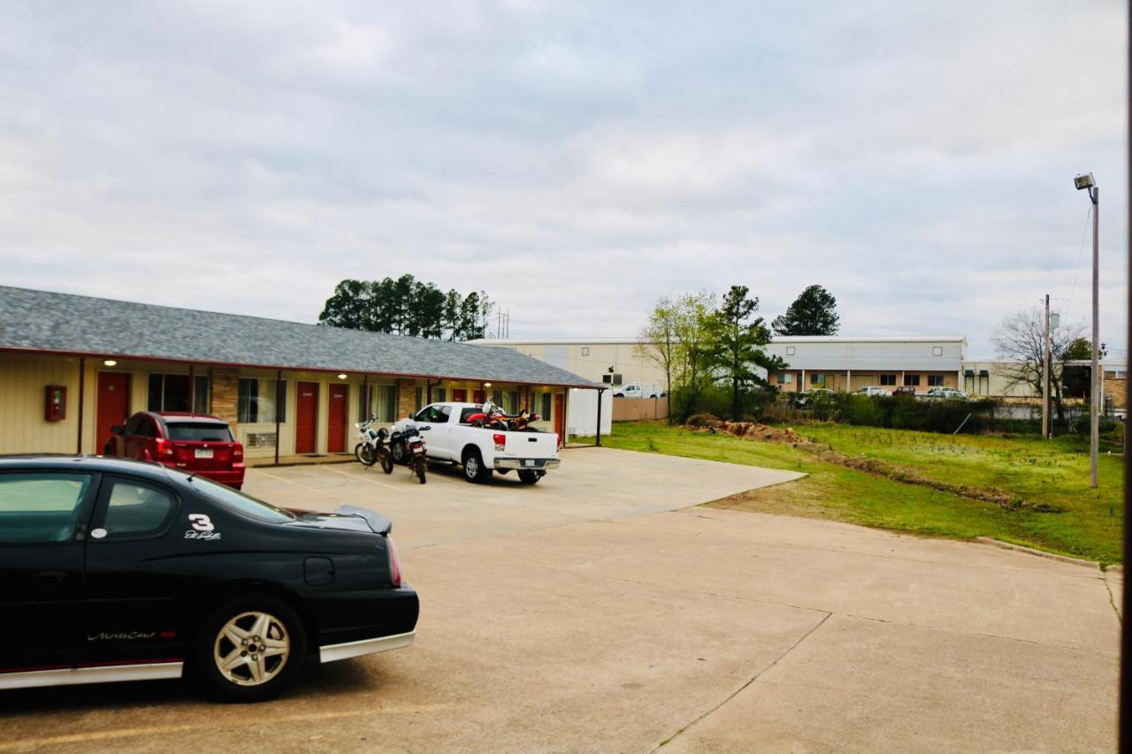 Ozark Inn & Suites Esterno foto