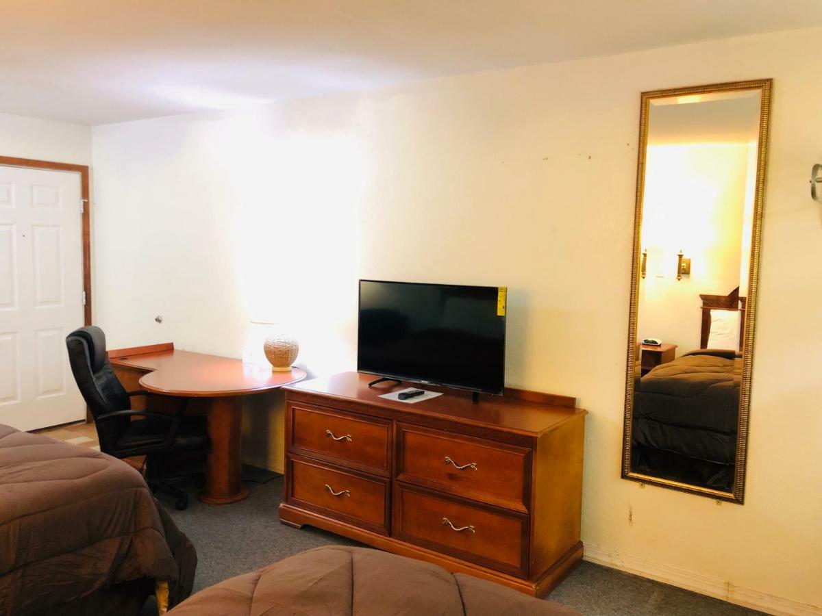 Ozark Inn & Suites Esterno foto