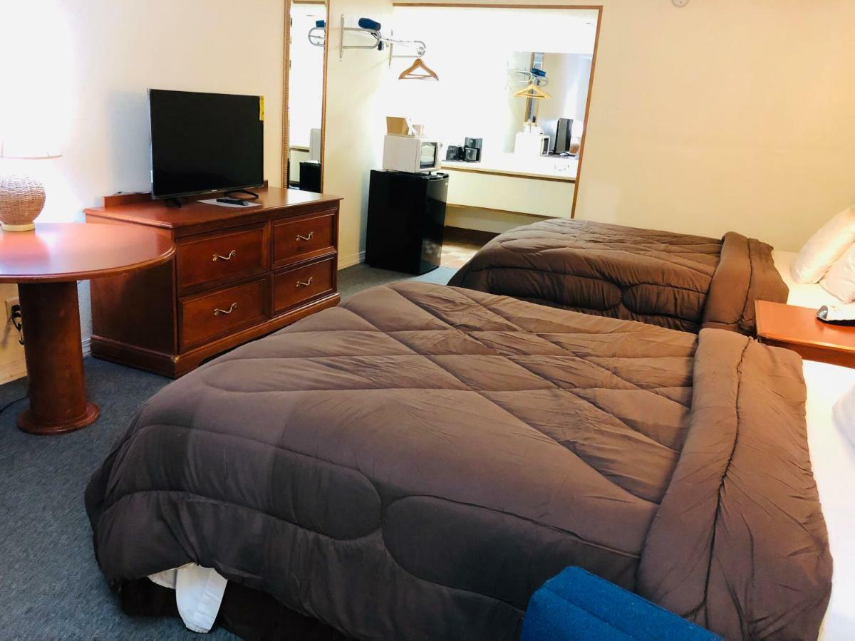 Ozark Inn & Suites Esterno foto